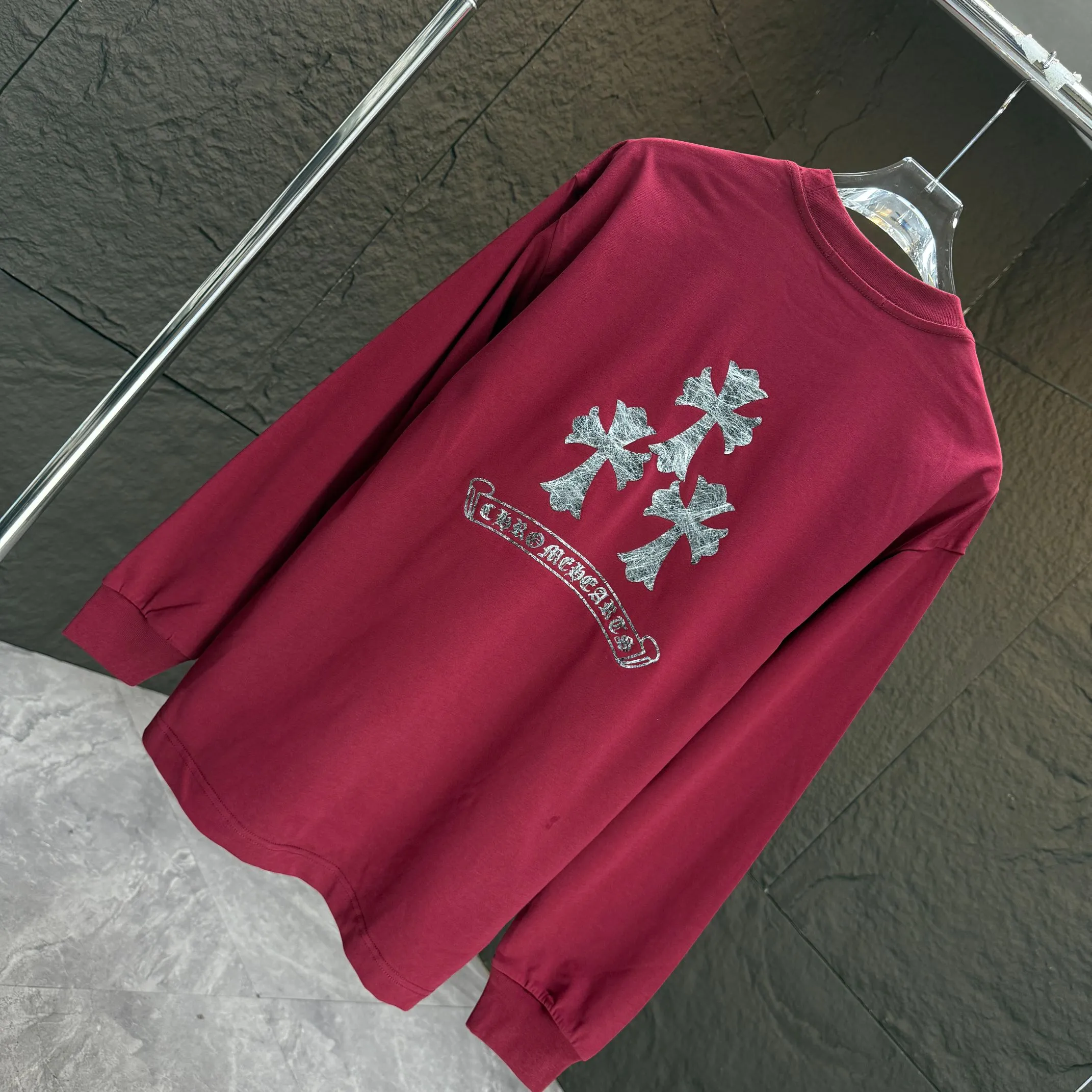 🅿️230 CH* Crow Heart* 2025 autumn and winter new thick long-sleeved T-shirt 320g pure cotton Sanskrit cross logo silver thread Color: Black White Angora Red Size: S M L XL